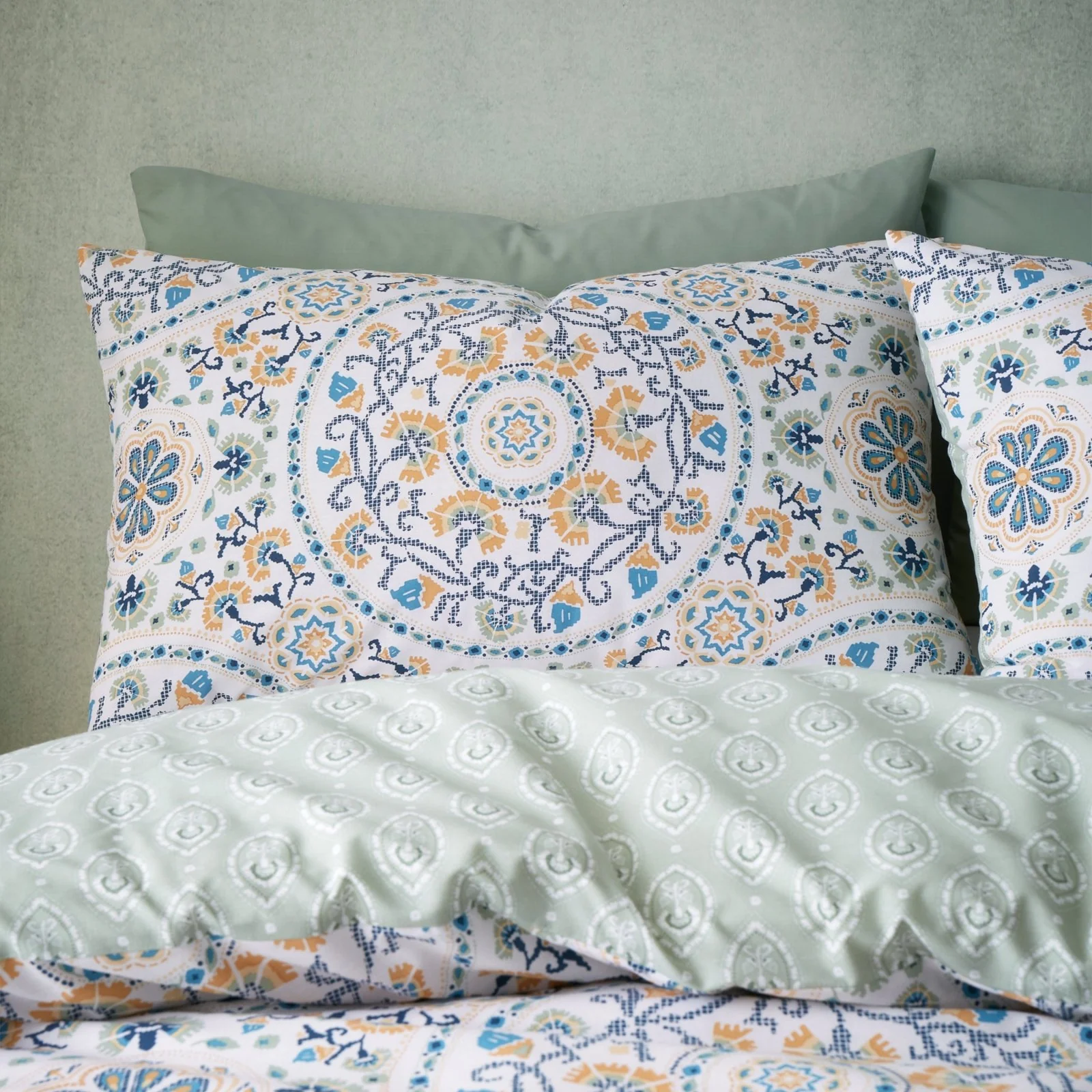 Pineapple Elephant Reversible Safiya Mandala Green Bedding - Image 4